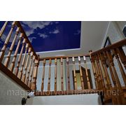 Деревянная лестница из массива ясеня фотография