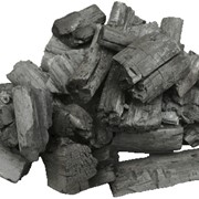 Уголь древесный для барбекю фотография