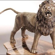 Лев, настольный сувенир фото