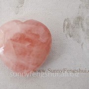 Сувенир сердце из розового кварца фото