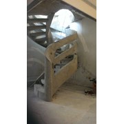 Бетонная лестница с бетонным ограждением фото