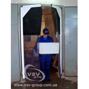 Маятниковые двери из ПВХ фото