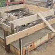 Бетонные работы качественно. Услуги по опалубке для бетонных работ, приготовление бетона, покрытие бетоном полов и сооружений.
