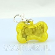 Светодиодный брелок-адресник для собак Косточка, жёлтый фотография
