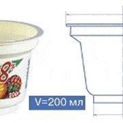 Упаковка для кисломолочной продукции: полипропиленовые и полистирольные стаканчики различных размеров и цветов (диаметры 68, 75, 95 мм).