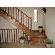 Лестницы из массива древесины фотография