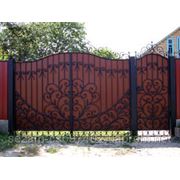 Ворота металлические: откатные, распашные, “шоколадка“ с автоматикой и без фотография