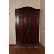 Деревянные двери в Шымкенте фотография
