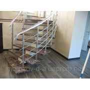 Лестница из металла облицована мрамором фотография