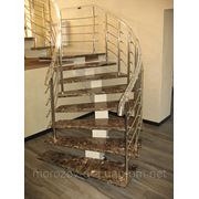 Лестница из металла облицована мрамором фото