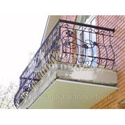 Балкон кованный выгнутый с виноградной лозой фото