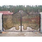 Ворота кованые с поликарбонатом фото