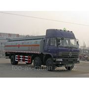 Нефтяной грузовик Dongfeng трехосный фото