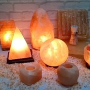 Солевые лампы, подсвечники из гималайской соли фото