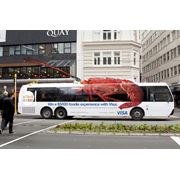 Реклама на общественном транспорте нескучная фото