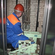 Замена пружин в шахте лифтов