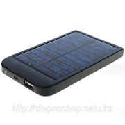 Солнечная аккумуляторная батарея с адаптерами для мобильных устройств фото