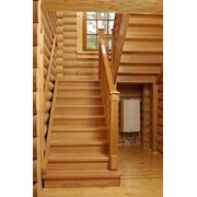 Лестницы деревянные в ассортименте фото