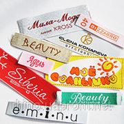 Клеевая:самоклеящиеся и термоклеящиеся этикетки фото
