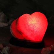 Соляная лампа 'Сердце алое', цельный кристалл, 13 см, 1-2 кг фото