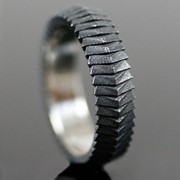 Серебряное кольцо “ILLuminating Gloom“ от WickerRing фотография