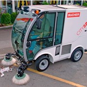 Подметально-вакуумная машина фото