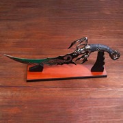Сувенирный нож на подставке, скорпион на лезвии и рукоятке, 53,5 см фото