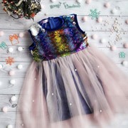 Детское платье с декором из пайетки и фатина с бантом