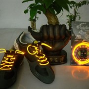 Светящиеся шнурки - жёлтые / LED шнурки фото