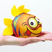 Игрушка-мочалка растущая в воде. Рыбка оранжевая. фото