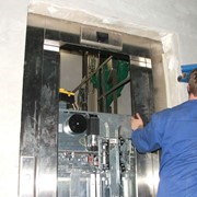 Монтаж и обслуживание лифтового оборудования фотография