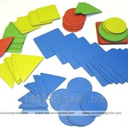 Набор магнитных карточек Геометрические фигуры: изучаем форму, цвет, размер, артикул 2048 120 карточек, 4 цвета фото