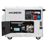 Дизельный генератор Hyundai DHY 8000SE-3 фотография
