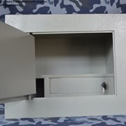 Шкаф металлический для встраивания в стену фото