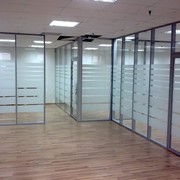 Перегородки офисные алюминиевые (стеклянные, комбинированные, глухие) фото