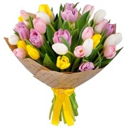 Букет цветов из тюльпанов фотография