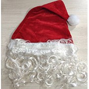 Новогодняя шапка Деда Мороза с белыми волосами фото