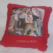 Подушка с коллажем красная фото