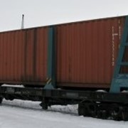 Многофункциональная платформа для перевозки контейнеров, труб большого диаметра и пакетов листового металла и её модификации