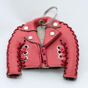 Кожаные брелки ковбойская курточка . Изготовлены из высококачественной кожи. Возможно продажа как единичными экземплярами так и оптовыми партиями. фото