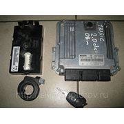 Блок управления двигателя Bosch 0281014648 8200666516 на Opel Vivaro, Renault Trafic. Nissan Primastar 2.0DCI фотография