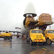 Авиаперевозки грузов. Улсуги по грузоперевозкам. фотография