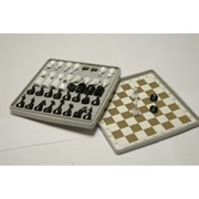 Шашки-шахматы дорожные с магнитным креплением фото