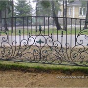 Изготовление кованных ворот, решеток, заборов фото