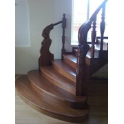 Лестницы деревянные, дубовые, из бука фото