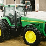 Трактор John Deer 8400 фотография