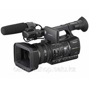 Профессиональная цифровая HD видеокамера Sony HXR-NX5E фото