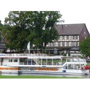 Гостиница-терем с рестораном и квартирой на набережной реки Везер
