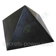 Шунгитовая пирамида 10см фото