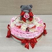 Декорированная коробка (торт) с печеньем розовый